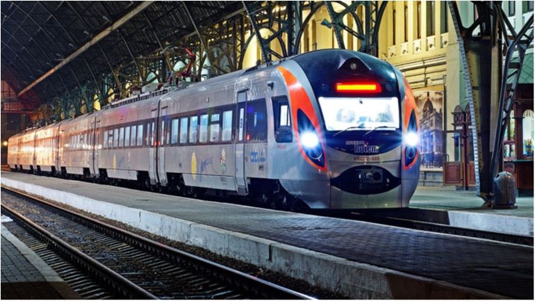 Укрзалізниця призначила дев'ять додаткових потягів: розклад