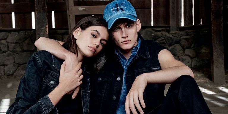 Діти Сінді Кроуфорд повеселились у рекламі Calvin Klein