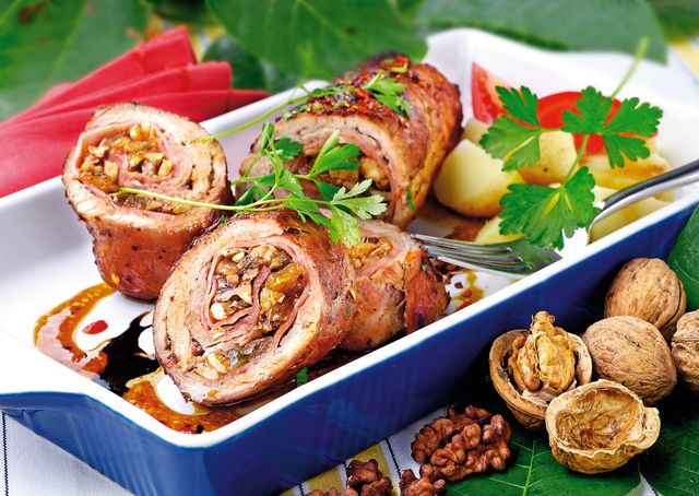 Також можна приготувати мясний рулет - фото 235511