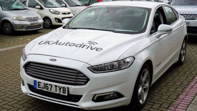 Автомобілі Ford навчаться підшукувати вільні стоянки - фото 235503