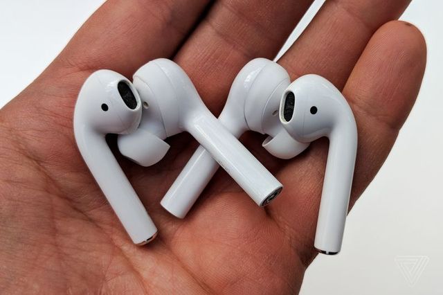 Huawei показала 'вбивцю' Apple AirPods і монопод зі спалахом - фото 236312