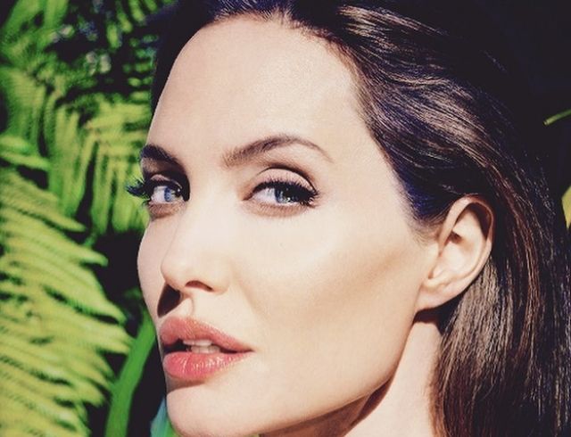 Анджеліна Джолі відверто розповіла про свої недоліки - фото 234575