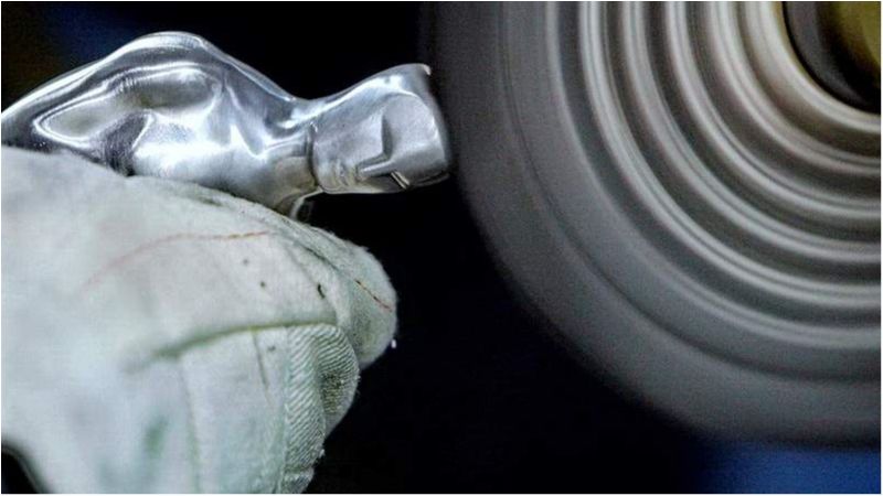 Як створюють статуетки Оскар: унікальні кадри