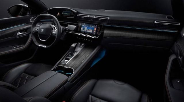 Peugeot 508 підготував особливу версію - фото 232692