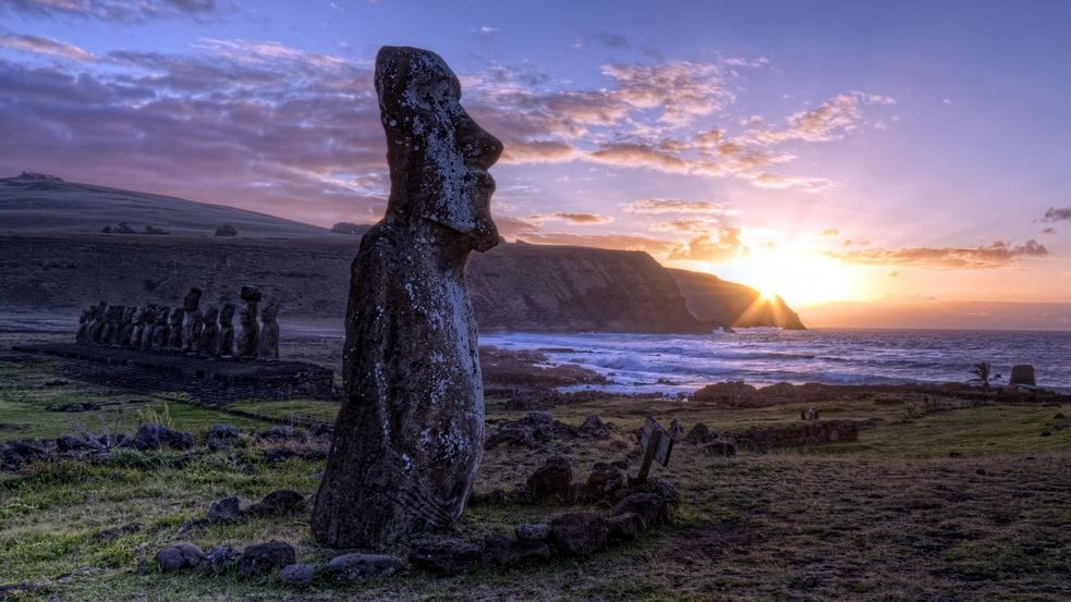 Острів Пасхи повільно опускається в море, – вчені