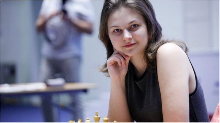 Українка Анна Музичук отримала подарунок від Роналду: фотофакт