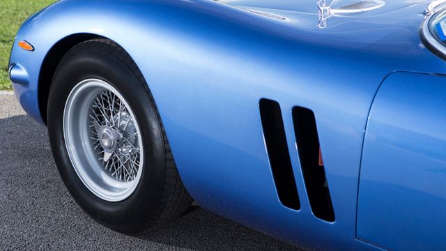 Pirelli зробила покришки для найдорожчої машини в світі - фото 235809