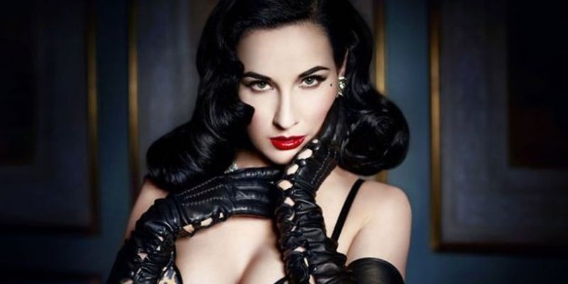 Бурлеск-діва Діта фон Тіз знялася в сексуальній білизні