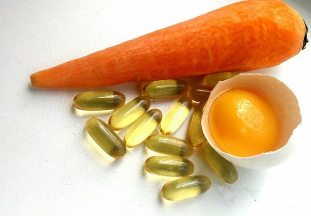 Морква та яйця містять вітамін А - фото 235963