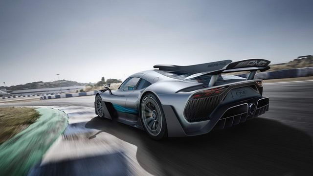Гіперкар Mercedes-AMG Project One може побити рекорди зі швидкості - фото 233477