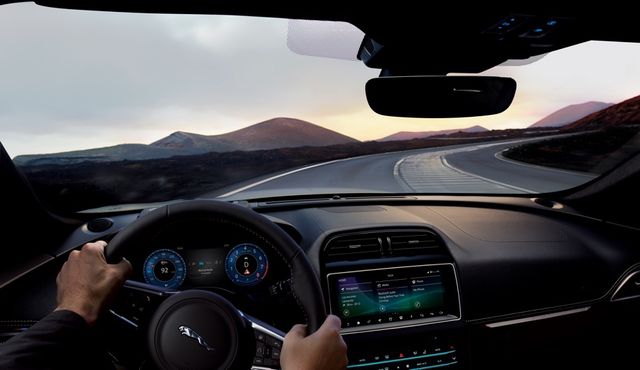 Jaguar представив найпотужніший і найшвидший F-Pace - фото 236218