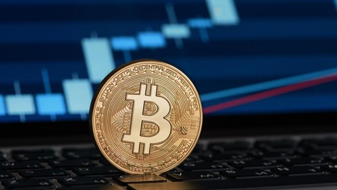 Google обрушив своїми санкціями курс біткойна - фото 1