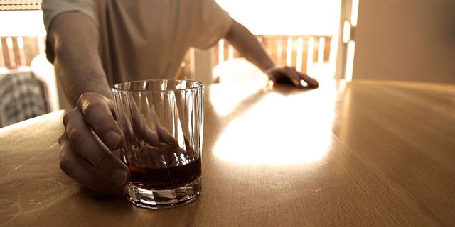 Названа ще одна смертельна небезпека алкоголю - фото 234277