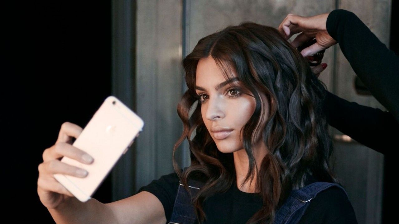 Емілі Ратажковскі оголилась в Instagram: фотофакт (18+)