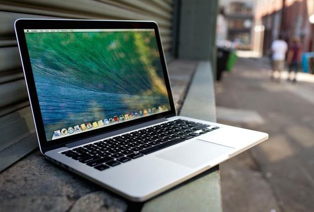 Apple представить новий 13-дюймовий ноутбук - фото 232777