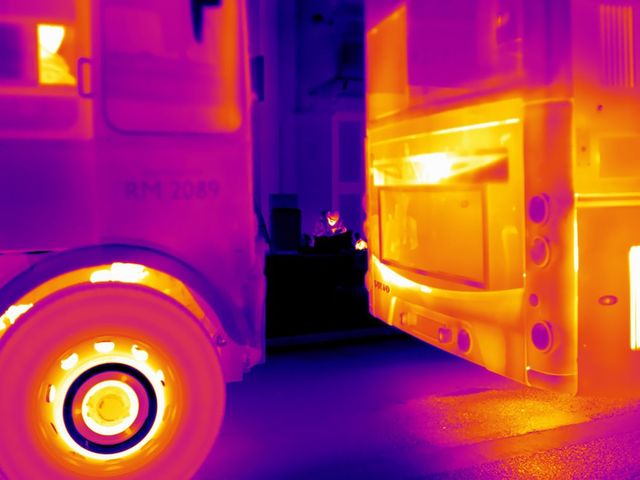 Фотограф робить незвичайні фото безхатченків, які вас вразять - фото 230914