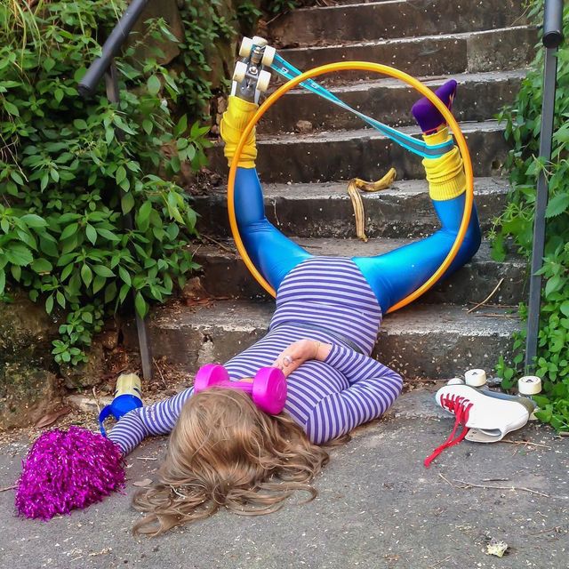 Веселі падіння людей від талановитого фотографа - фото 235835