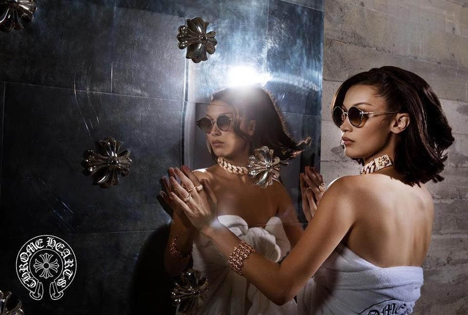 Стильна Белла Хадід у спекотній фотосесії (18+)