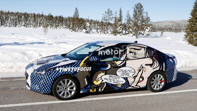 Ford Focus нового покоління зняли в несподіваному камуфляжі - фото 233885