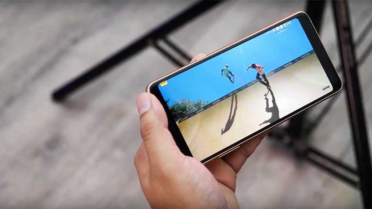 Samsung готує два доступні безрамкові смартфони - фото 1