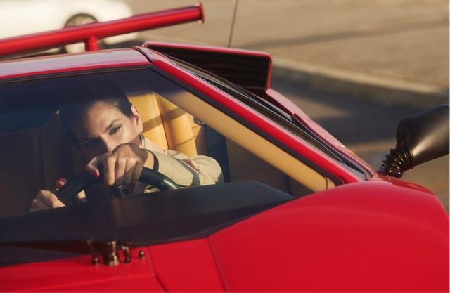 Сінді Кроуфорд з'явилася в фотосеті для глянцю - фото 231593