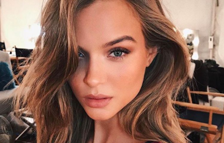 Ангел Victoria's Secret здивувала ефектним вбранням у Лос-Анджелесі