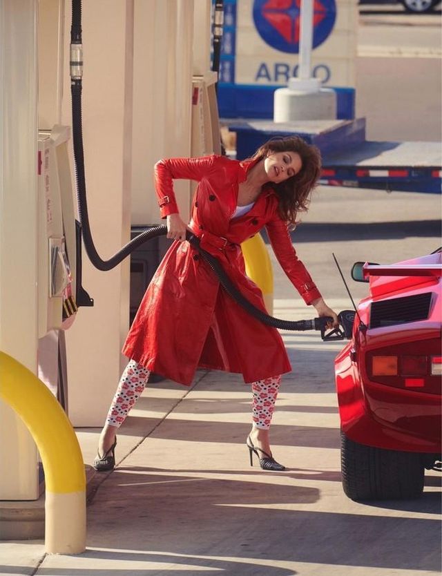 Сінді Кроуфорд з'явилася в фотосеті для глянцю - фото 231592