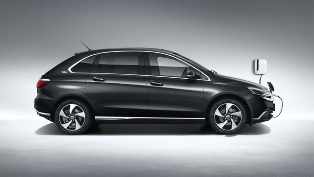 Daimler і BYD показали спільний електрокар - фото 235709