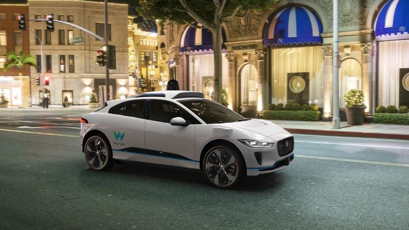 Електричний кросовер Jaguar перетворили в безпілотник