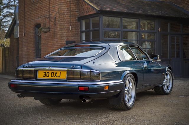 Шикарний хетчбек Jaguar XJS - фото 233972