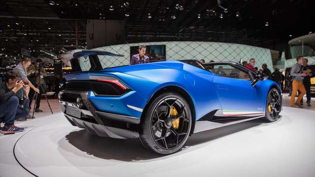 Новий шикарний Lamborghini показали перед публікою в Женеві - фото 232335
