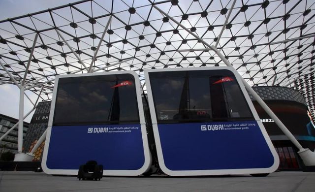 На вулицях Дубая з'явився безпілотний транспорт - фото 230988