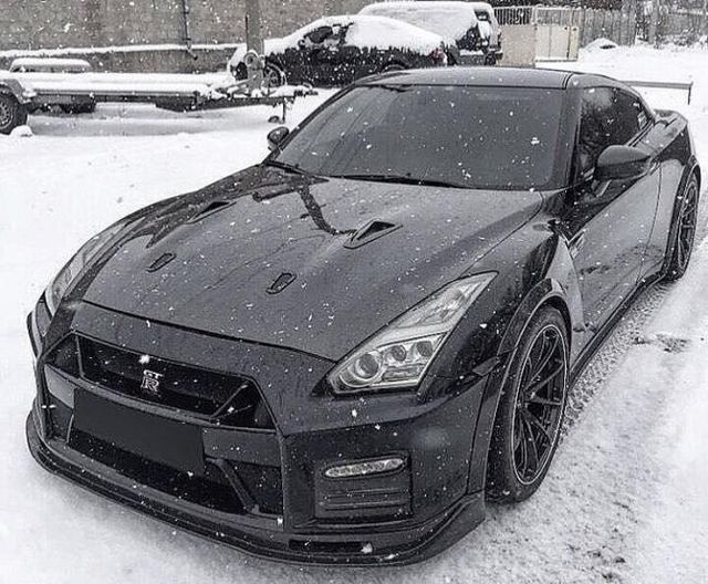 В Україні засвітилося незвичайне спортивне авто з Японії- фото 234752