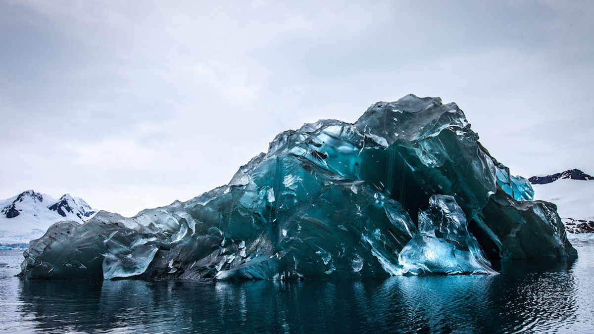 З іншого боку: фотограф зробив унікальні знімки айсбергів - фото 1