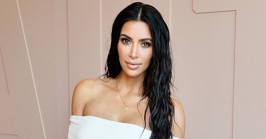 Кім Кардашян поділилась відвертим фото у ванній