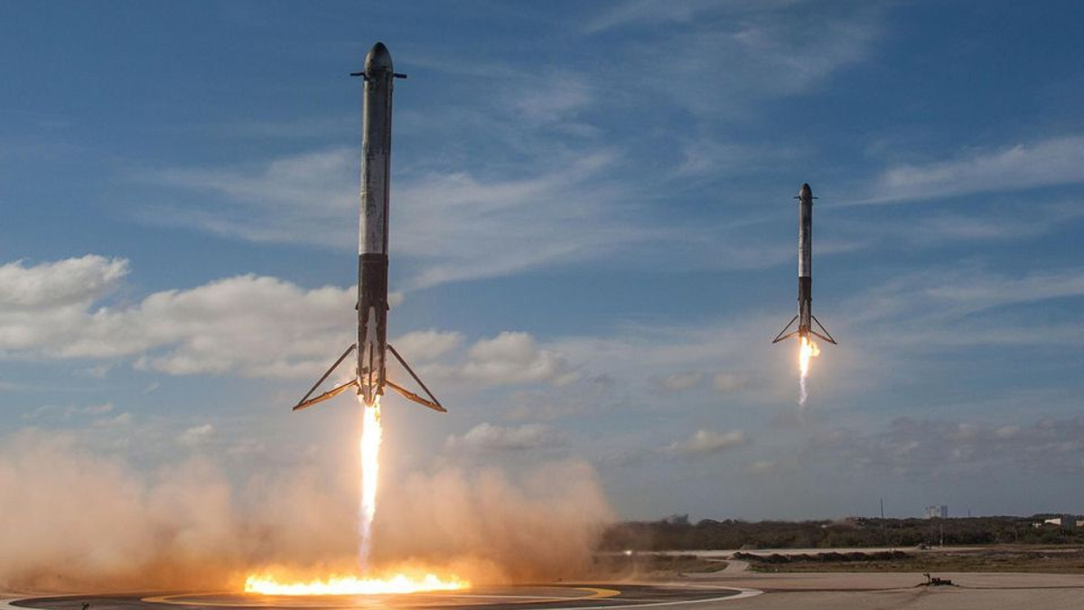 SpaceX запустила оновлену версію Falcon 9 - фото 1