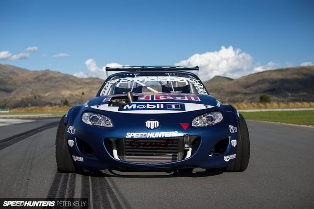 Пілота Red Bull провезли на 1032-сильній Mazda по трасі Формули-1 - фото 235245