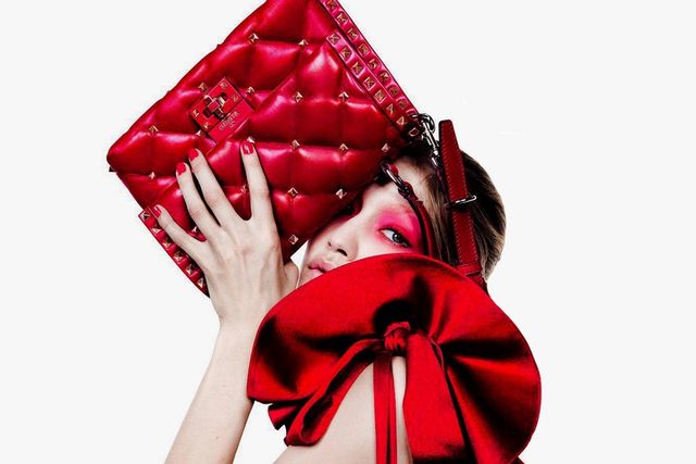 Фанати не впізнали Джіджі Хадід у рекламі Valentino - фото 237070