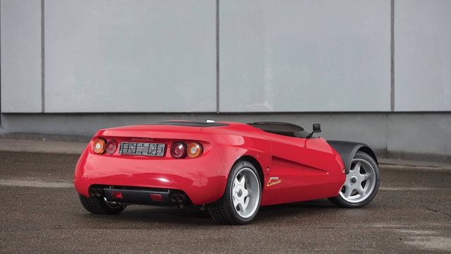 На торги виставили найдивніший Ferrari - фото 230885