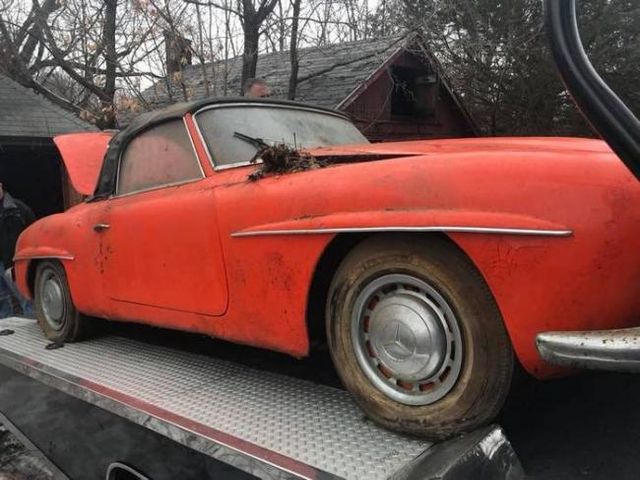 У занедбаному сараї знайшли унікальний Mercedes-Benz - фото 236551