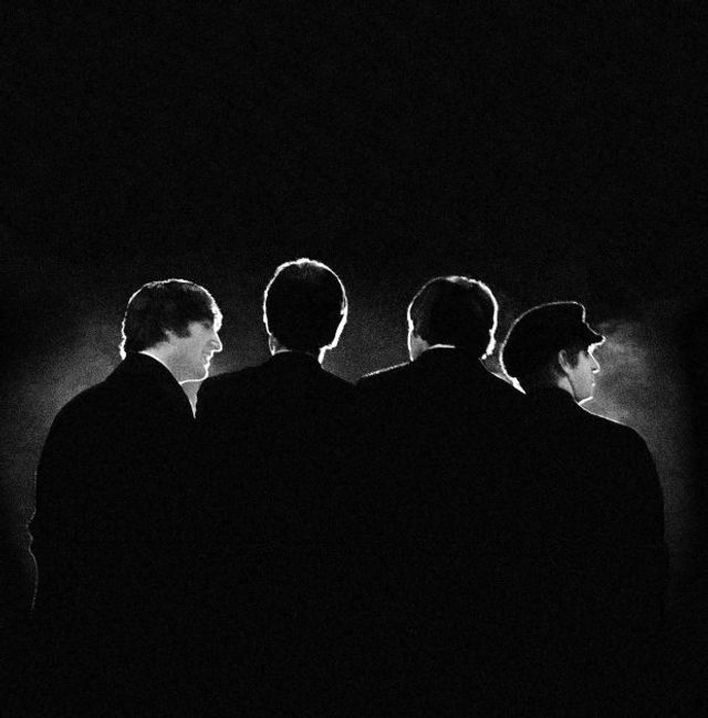Колекцію невідомих знімків The Beatles виставлять на аукціон- фото 233255