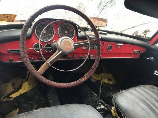 У занедбаному сараї знайшли унікальний Mercedes-Benz - фото 236548