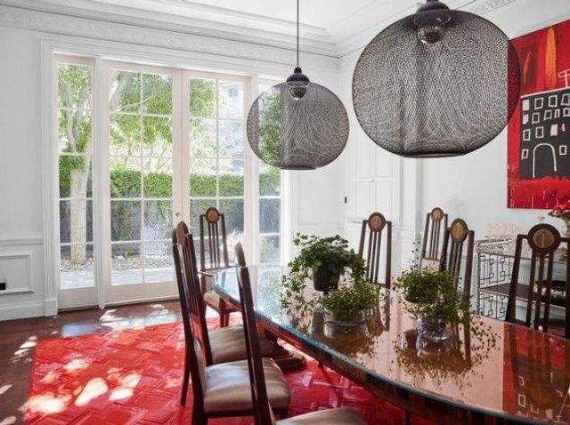 У мережі показали розкішний особняк Шерон Стоун- фото 233918