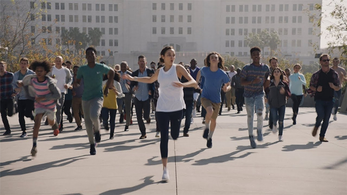 Нова реклама Nike показала, як врятуватись від апокаліпсиса - фото 1