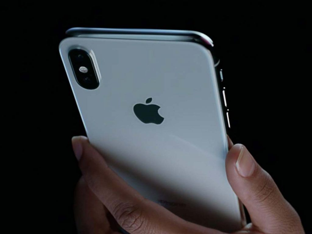 Компанія Apple працює над "гнучким" iPhone