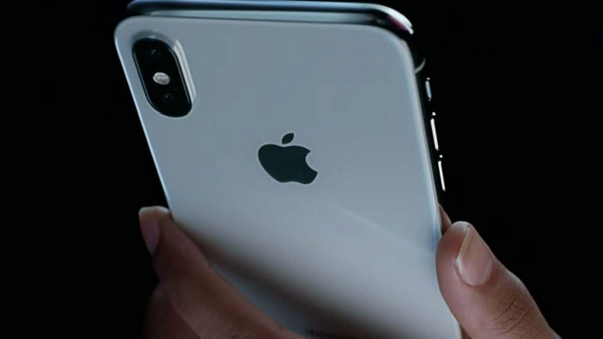 Компанія Apple працює над "гнучким" iPhone - фото 1