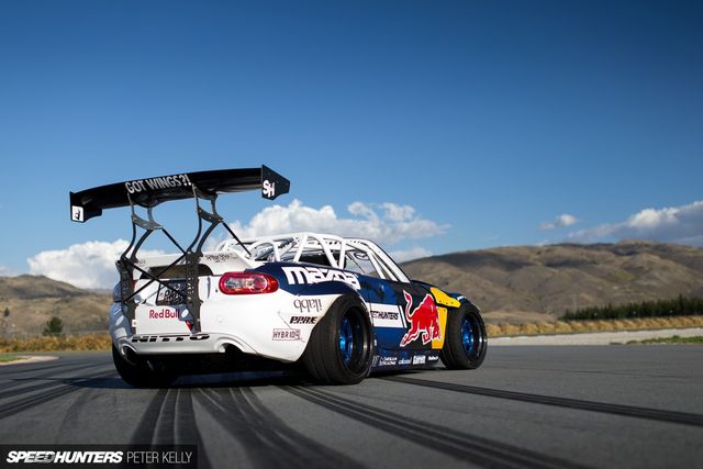 Пілота Red Bull провезли на 1032-сильній Mazda по трасі Формули-1 - фото 235243