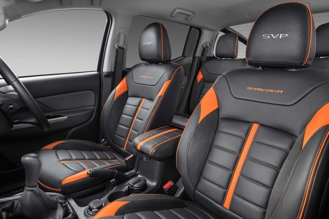 Mitsubishi показала ексклюзивний пікап - фото 234518