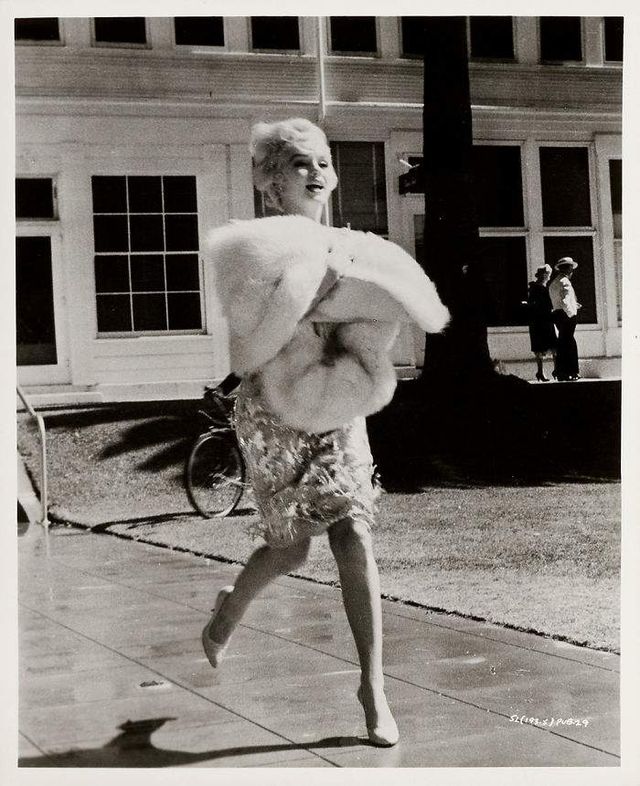 Справжня: оприлюднено раніше невидані знімки Мерилін Монро- фото 235797