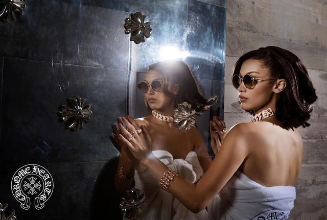 Стильна Белла Хадід у спекотній фотосесії (18+) - фото 235921